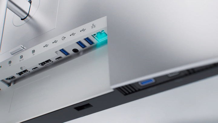 مانیتور استوک 2k دل 27اینچ مدل Dell U2722DE UltraSharp
