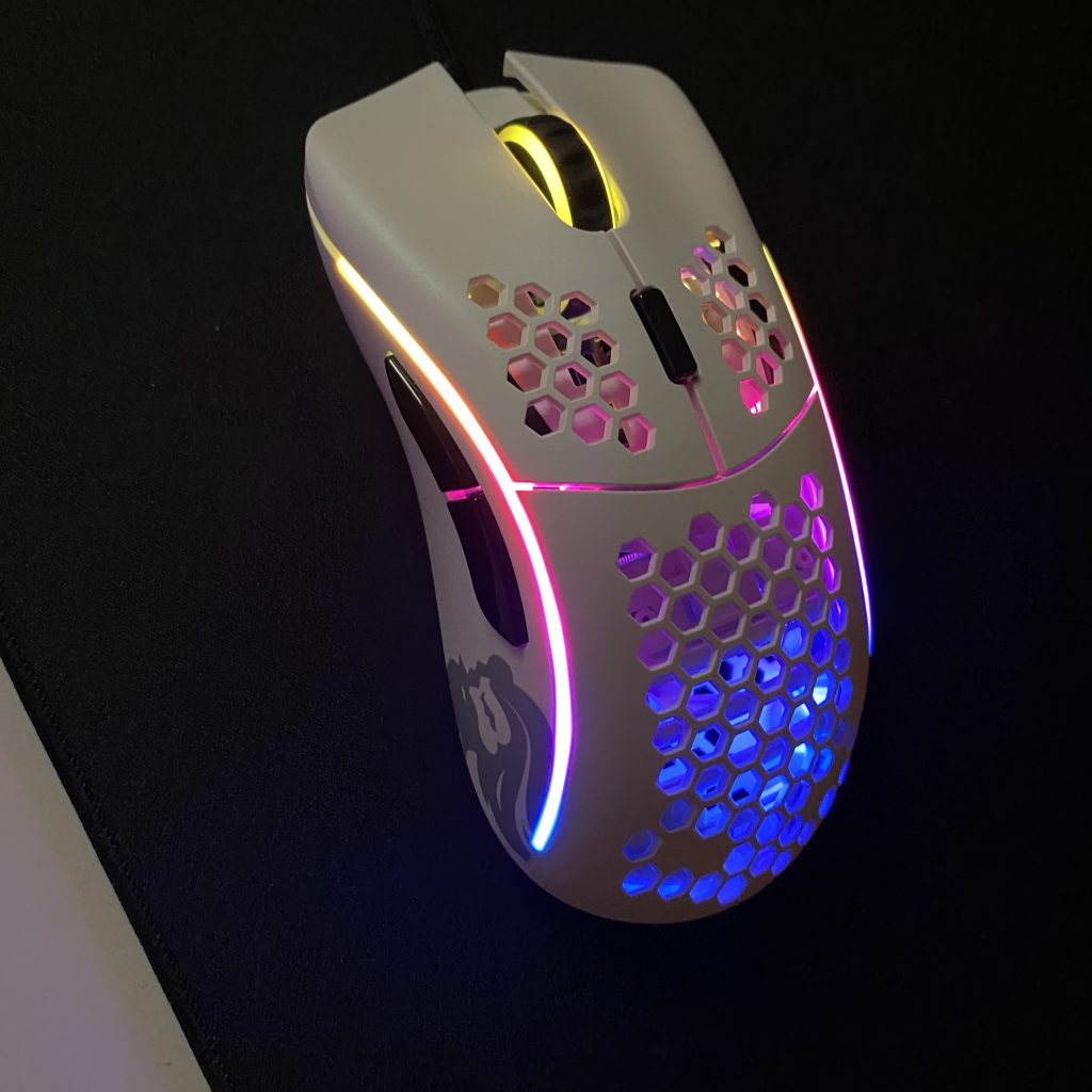 موس گیمینگ استوک Glorious Model D Glossy White